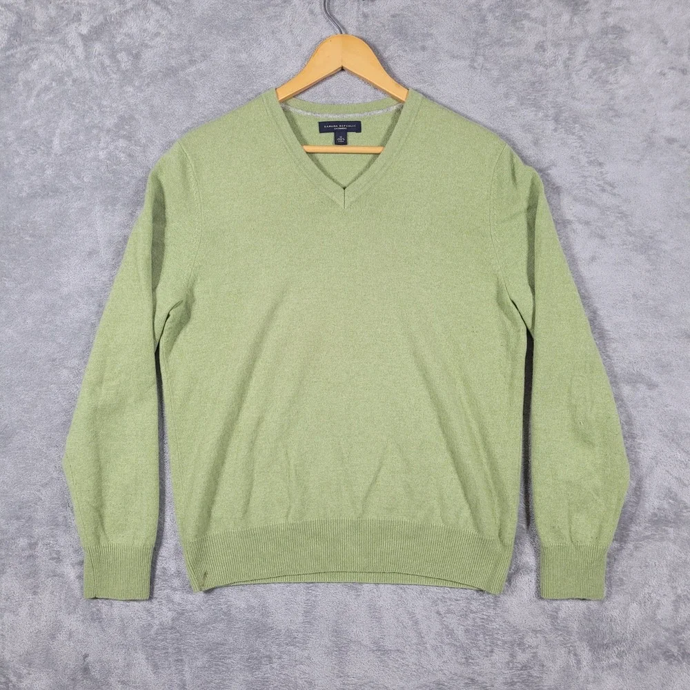 Banana Republic Sweater Mens Medium Green Cashmere V-Neck Solid Long Sleeve